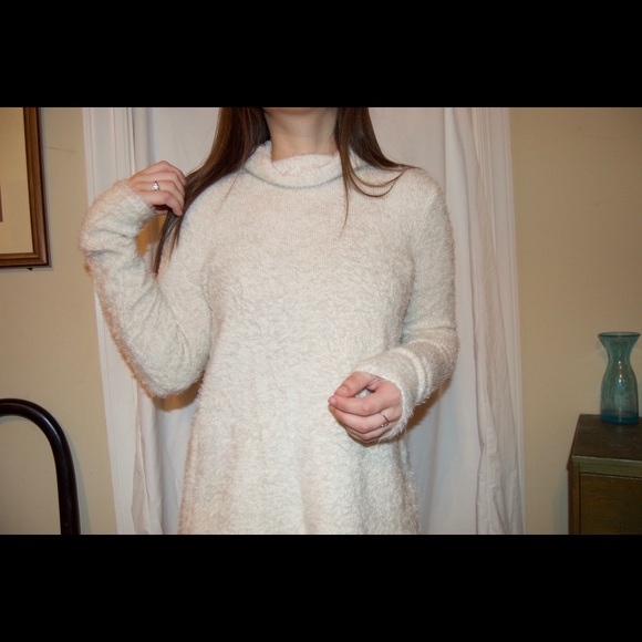 Aerie Fur Turtleneck - Picture 1 of 2